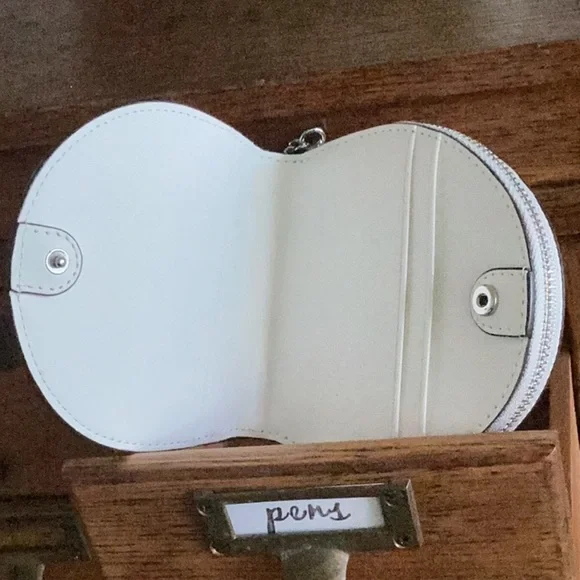 Kate Spade Larchmont Avenue Breezy Floral Wallet with Attached Key Chain - Picture 3 of 7